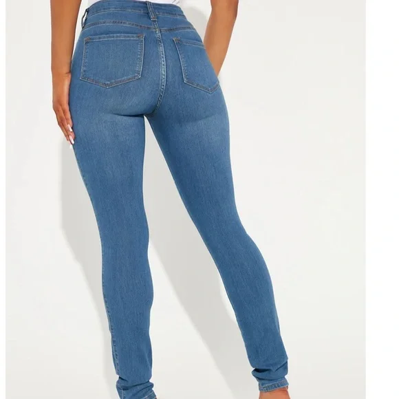 Fashionnova Mid-rise Skinny Jeans Medium Wash - Picture 2 of 6
